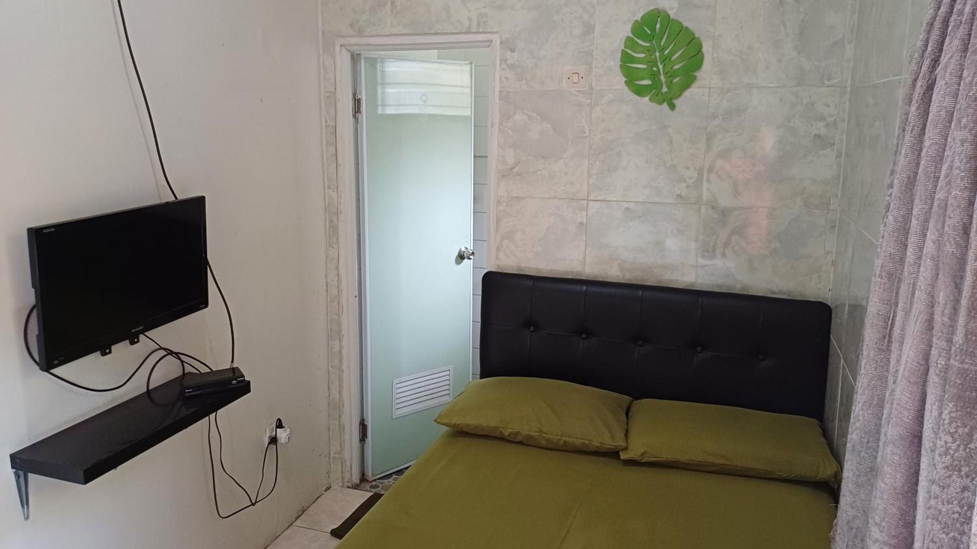 Gio Guesthouse Bogor Exterior photo